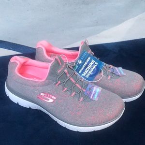 Sketchers sneakers